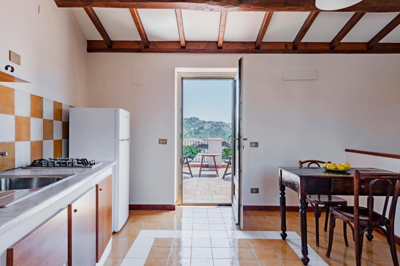 Gli Iris Apartments By Wonderful Italy Linguaglossa Eksteriør billede